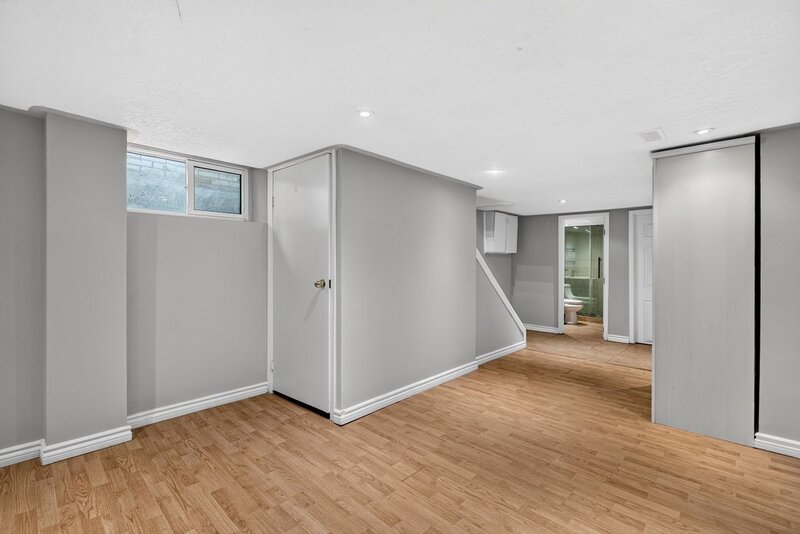 GREAT FAMILY HOME IN PRIME HAMILTON LOCATION!
