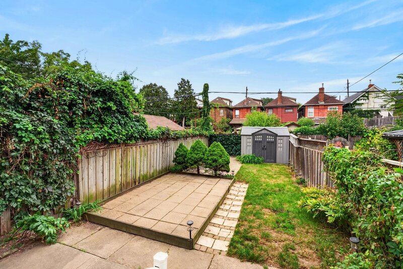 GREAT FAMILY HOME IN PRIME HAMILTON LOCATION!