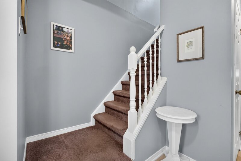 SPACIOUS END-UNIT IN SOUGHT AFTER STONEY CREEK NEIGHBOURHOOD