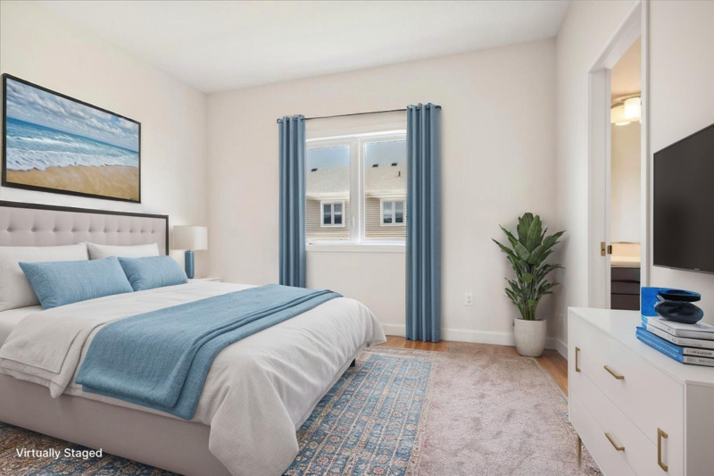 SUPER TOWNHOUSE UNIT FOR LEASE IN CRYSTAL BEACH!