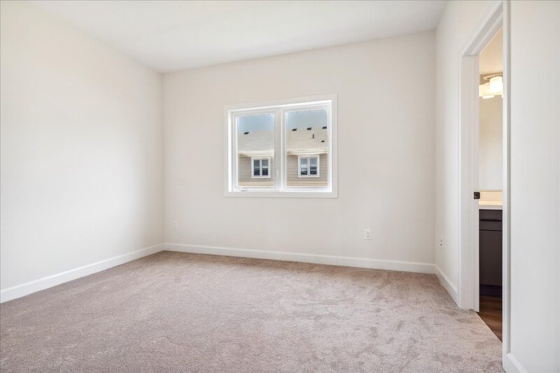 SUPER TOWNHOUSE UNIT FOR LEASE IN CRYSTAL BEACH!