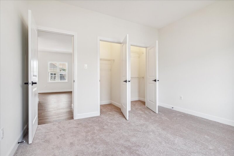 SUPER TOWNHOUSE UNIT FOR LEASE IN CRYSTAL BEACH!
