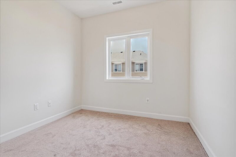 SUPER TOWNHOUSE UNIT FOR LEASE IN CRYSTAL BEACH!