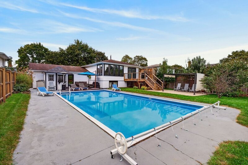 GORGEOUS RAISED RANCH IN SOUGHT AFTER ST. CATHARINES NEIGHBOURHOOD