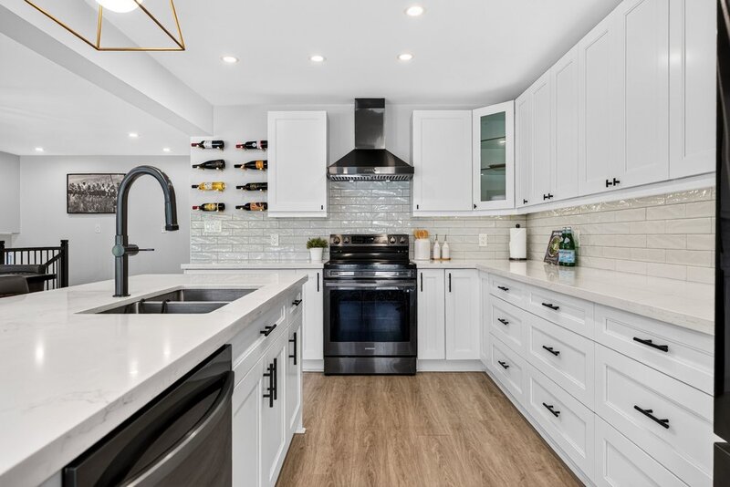 GORGEOUS RAISED RANCH IN SOUGHT AFTER ST. CATHARINES NEIGHBOURHOOD