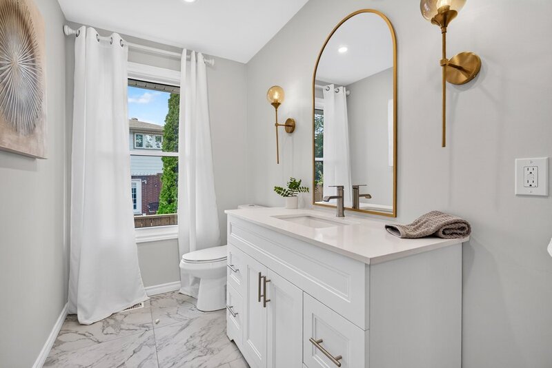 GORGEOUS RAISED RANCH IN SOUGHT AFTER ST. CATHARINES NEIGHBOURHOOD