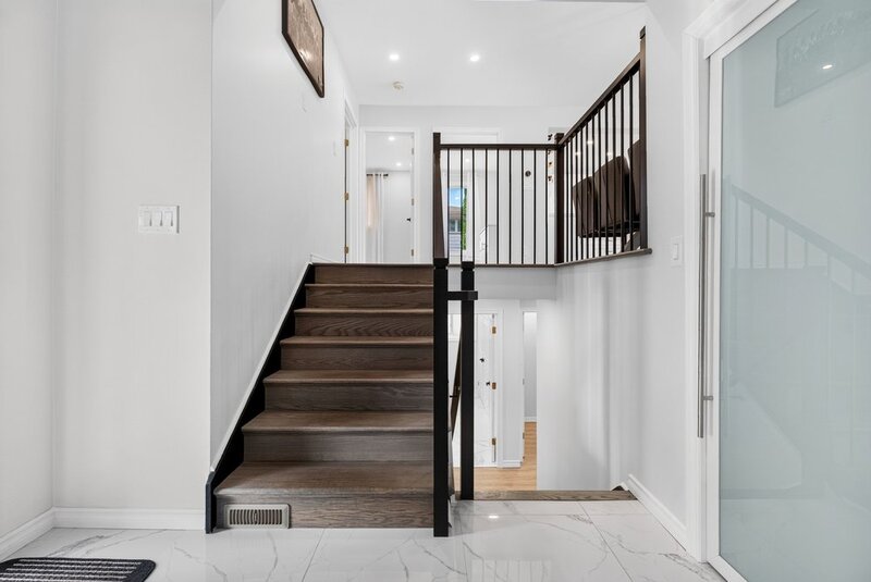 GORGEOUS RAISED RANCH IN SOUGHT AFTER ST. CATHARINES NEIGHBOURHOOD