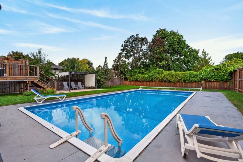 GORGEOUS RAISED RANCH IN SOUGHT AFTER ST. CATHARINES NEIGHBOURHOOD