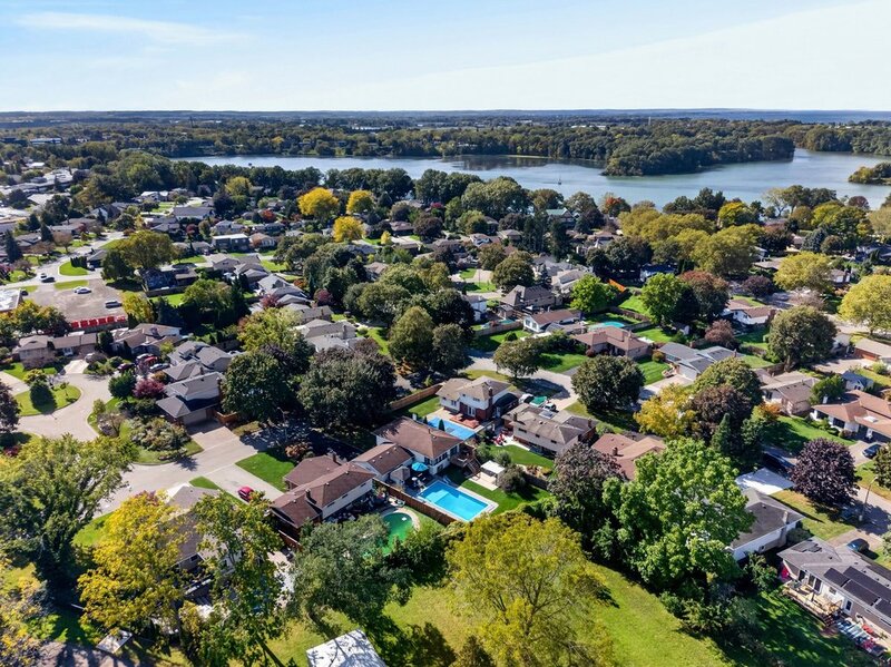 GORGEOUS RAISED RANCH IN SOUGHT AFTER ST. CATHARINES NEIGHBOURHOOD