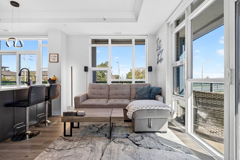 2 UNDERGROUND PARKING SPACES & LAKE VIEWS IN SOUGHT AFTER GRIMSBY NEIGHBOURHOOD