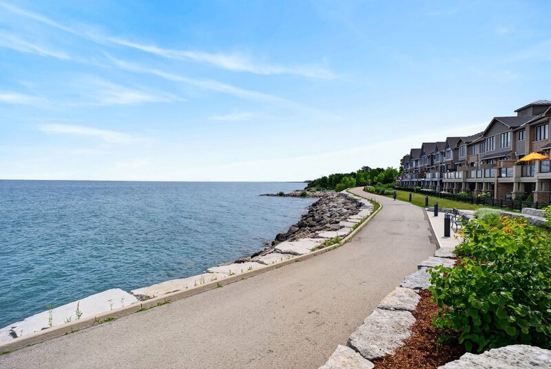 2 UNDERGROUND PARKING SPACES & LAKE VIEWS IN SOUGHT AFTER GRIMSBY NEIGHBOURHOOD