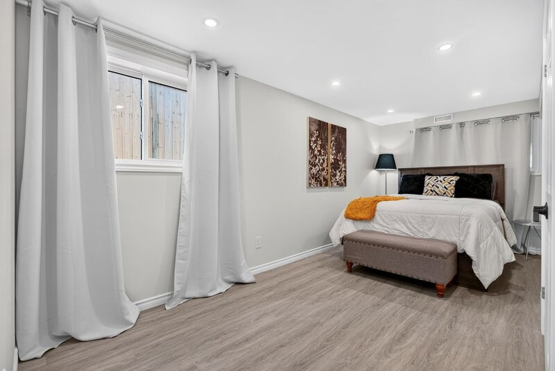 GORGEOUS RAISED RANCH IN SOUGHT AFTER ST. CATHARINES NEIGHBOURHOOD