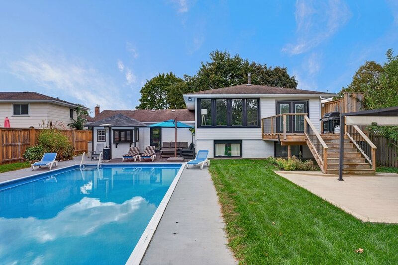 GORGEOUS RAISED RANCH IN SOUGHT AFTER ST. CATHARINES NEIGHBOURHOOD