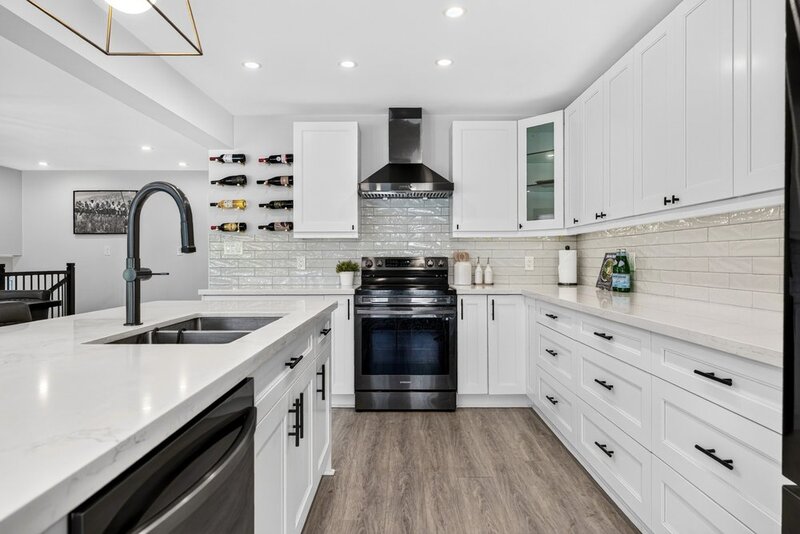 GORGEOUS RAISED RANCH IN SOUGHT AFTER ST. CATHARINES NEIGHBOURHOOD