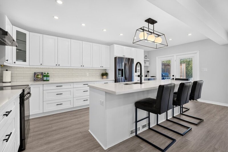 GORGEOUS RAISED RANCH IN SOUGHT AFTER ST. CATHARINES NEIGHBOURHOOD
