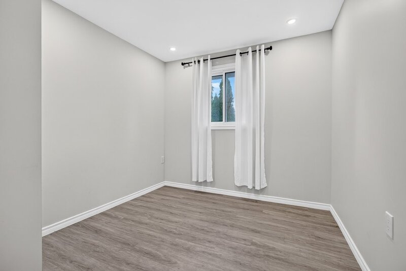 GORGEOUS RAISED RANCH IN SOUGHT AFTER ST. CATHARINES NEIGHBOURHOOD