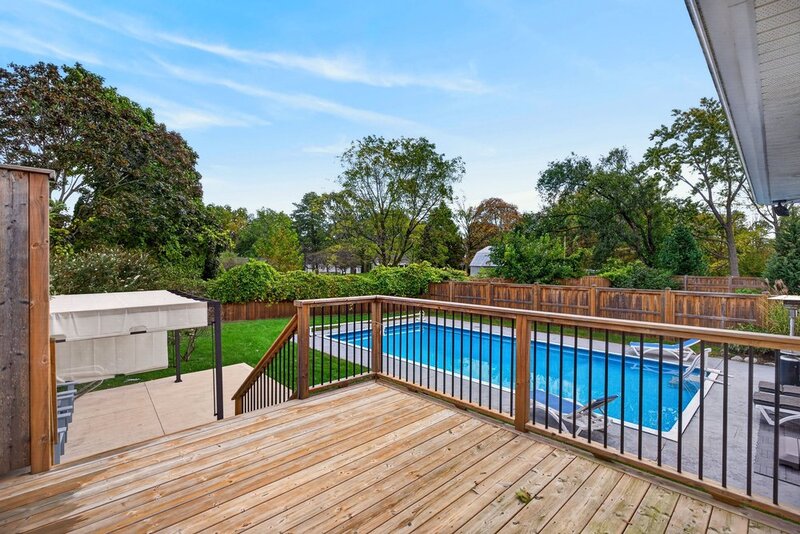 GORGEOUS RAISED RANCH IN SOUGHT AFTER ST. CATHARINES NEIGHBOURHOOD