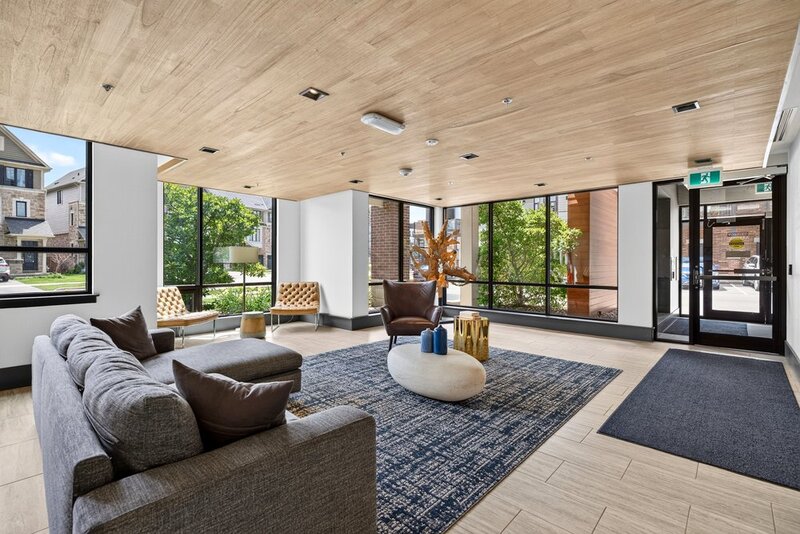 AMAZING VIEWS IN THIS GORGEOUS GRIMSBY 1BR+DEN CONDO