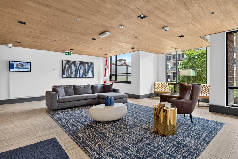 AMAZING VIEWS IN THIS GORGEOUS GRIMSBY 1BR+DEN CONDO