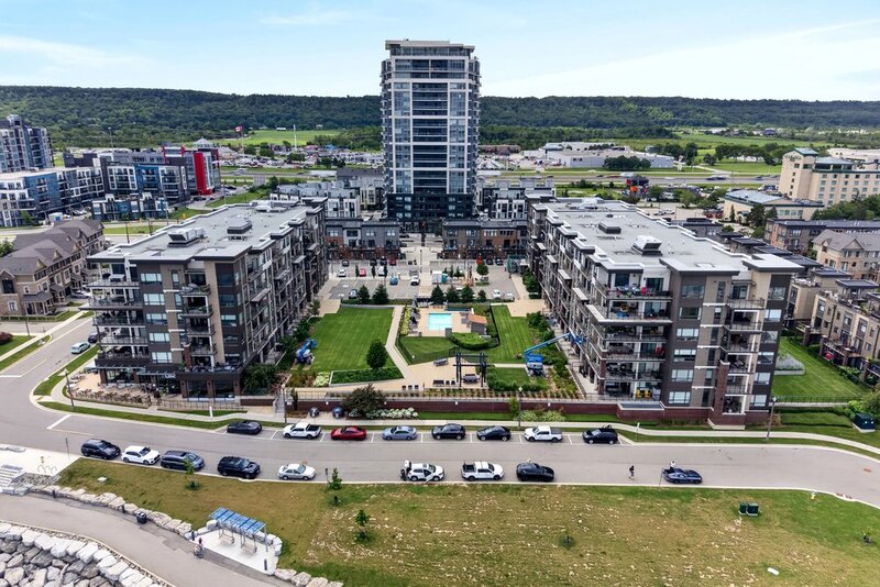 AMAZING VIEWS IN THIS GORGEOUS GRIMSBY 1BR+DEN CONDO
