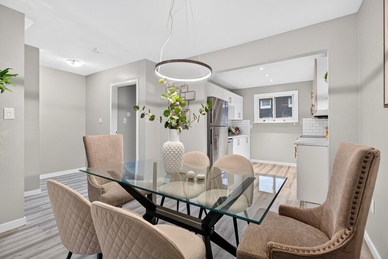 GREAT END UNIT CONDO IN PRIME STONEY CREEK LOCATION!